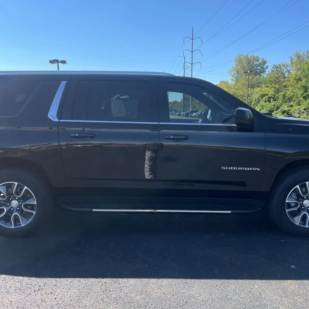 2023 Chevrolet Suburban LS