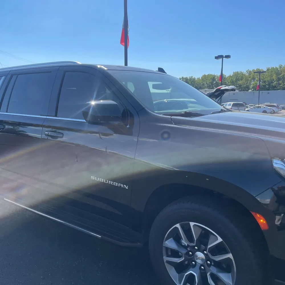 2023 Chevrolet Suburban LS
