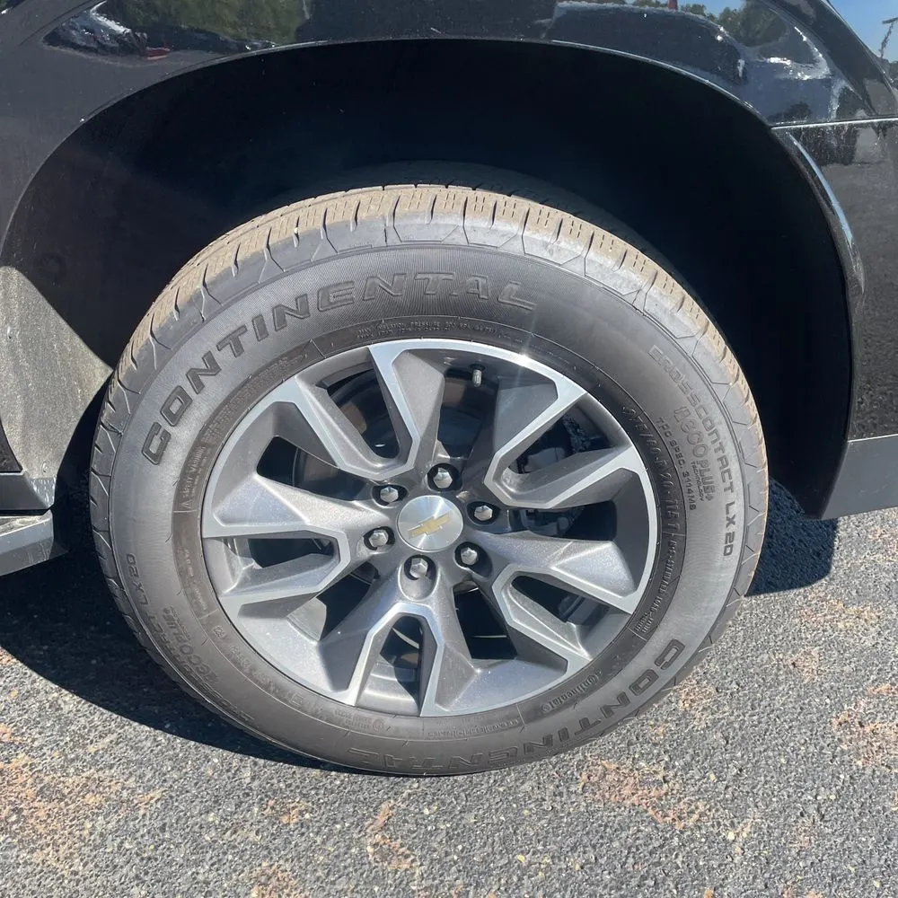 2023 Chevrolet Suburban LS