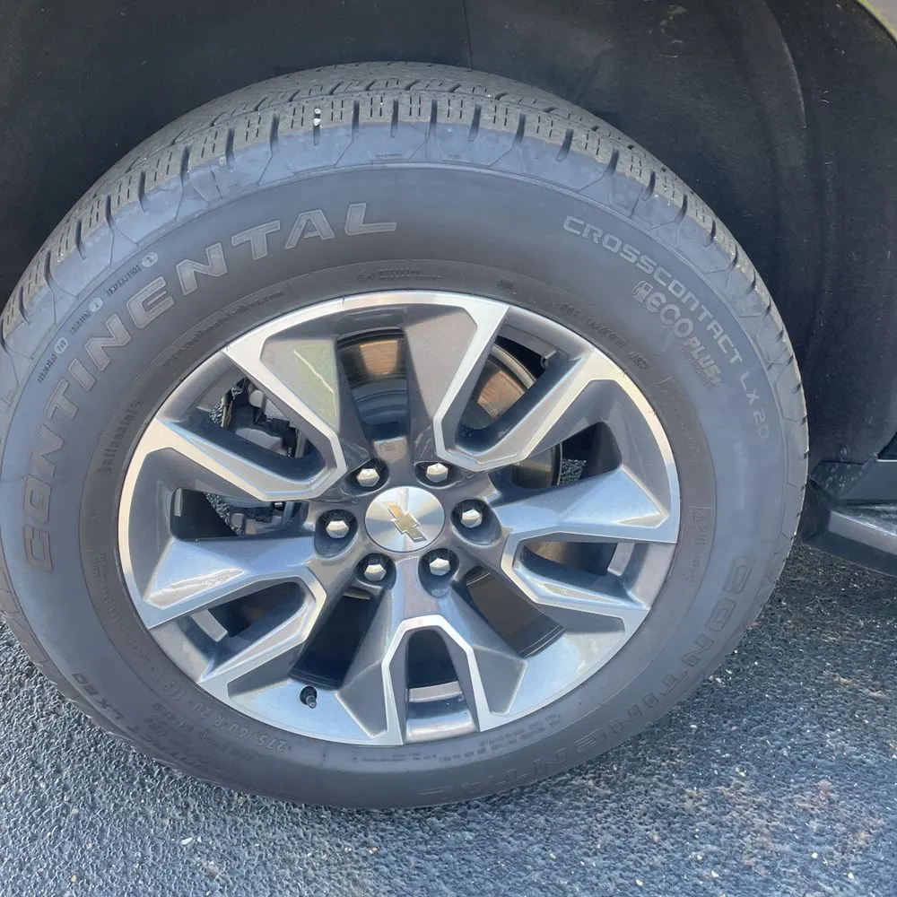2023 Chevrolet Suburban LS