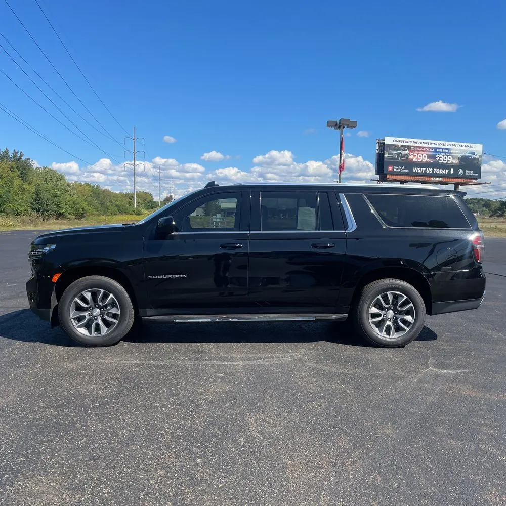 2023 Chevrolet Suburban LS