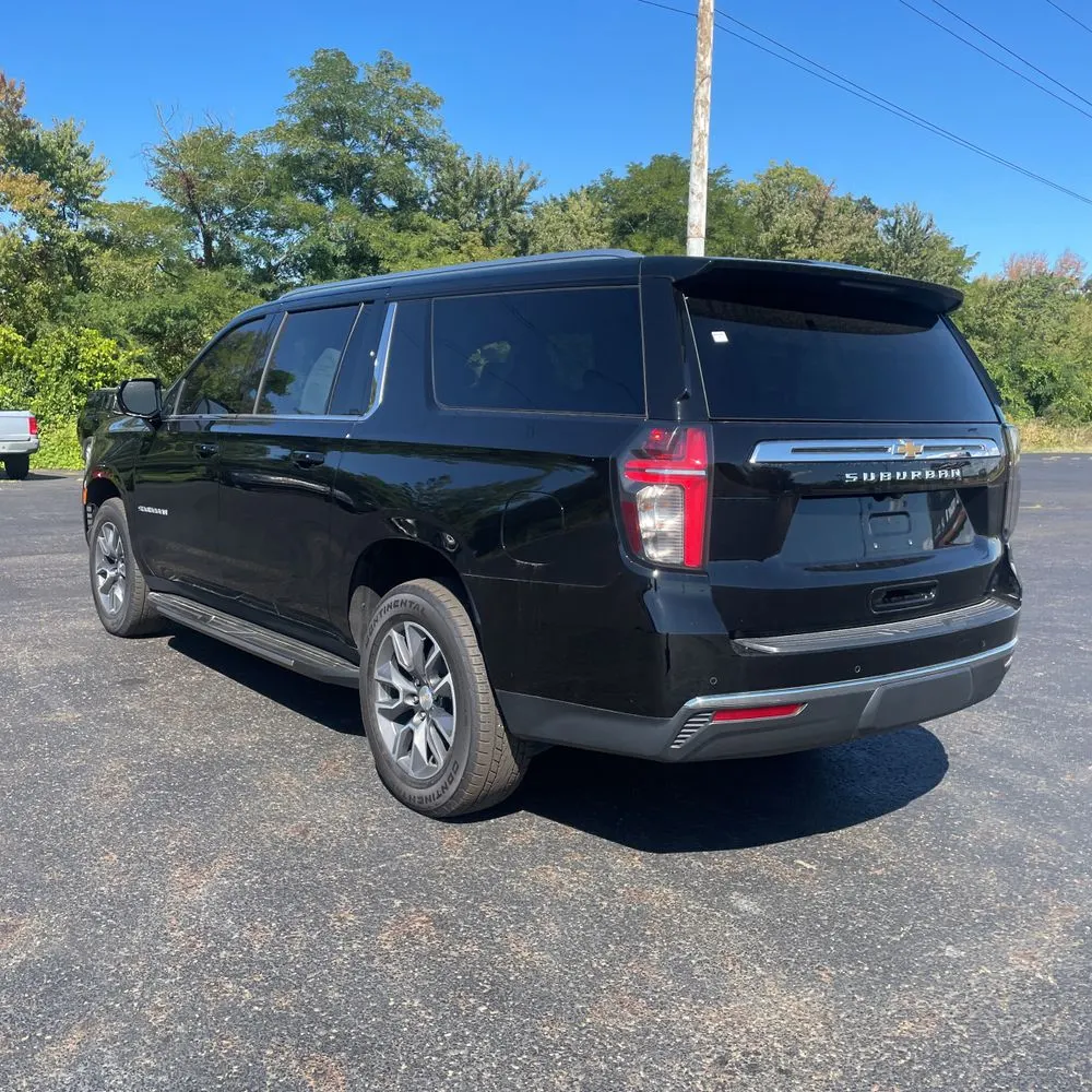 2023 Chevrolet Suburban LS