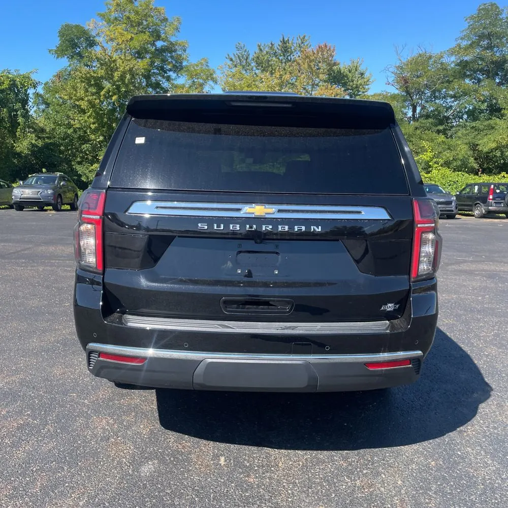 2023 Chevrolet Suburban LS