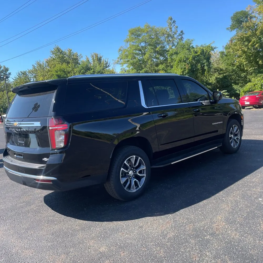 2023 Chevrolet Suburban LS