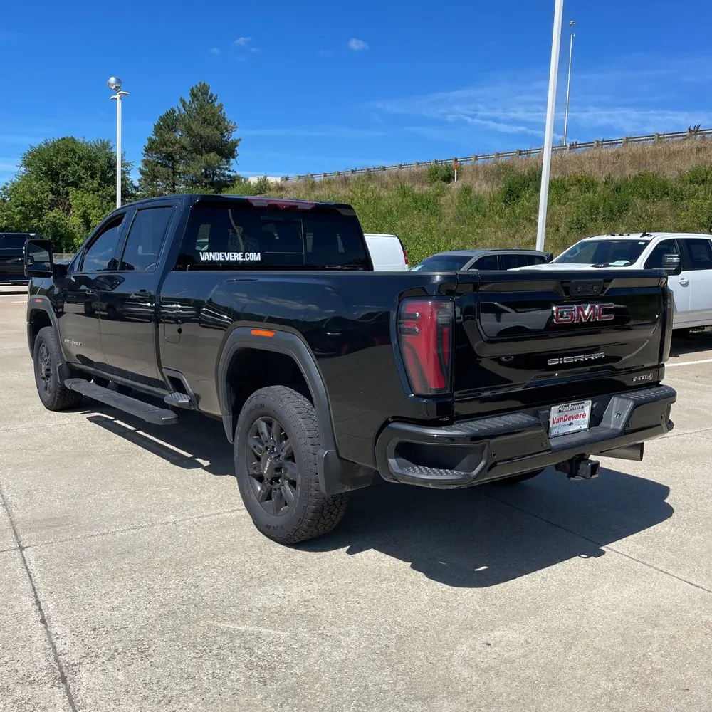 2024 GMC Sierra 2500 AT4