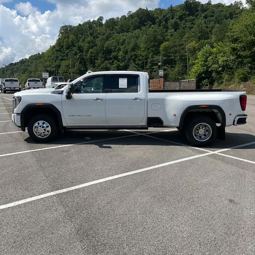 2024 GMC Sierra 3500 Denali