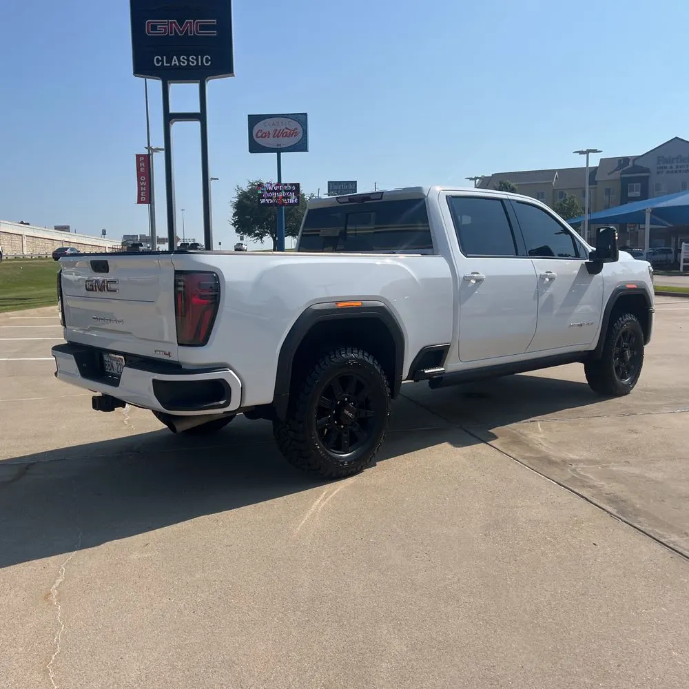 2025 GMC Sierra 2500HD AT4