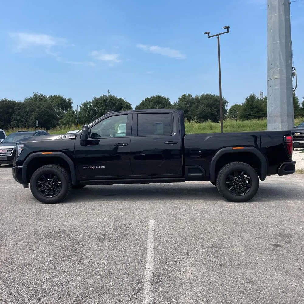 2025 GMC Sierra 2500HD AT4