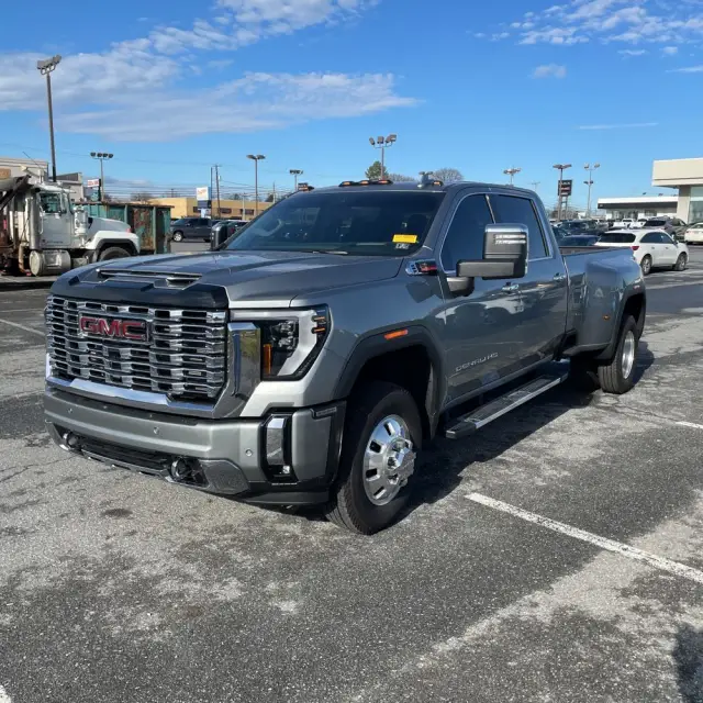 2025 GMC Sierra 3500HD Denali