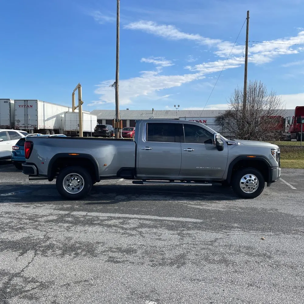 2025 GMC Sierra 3500HD Denali