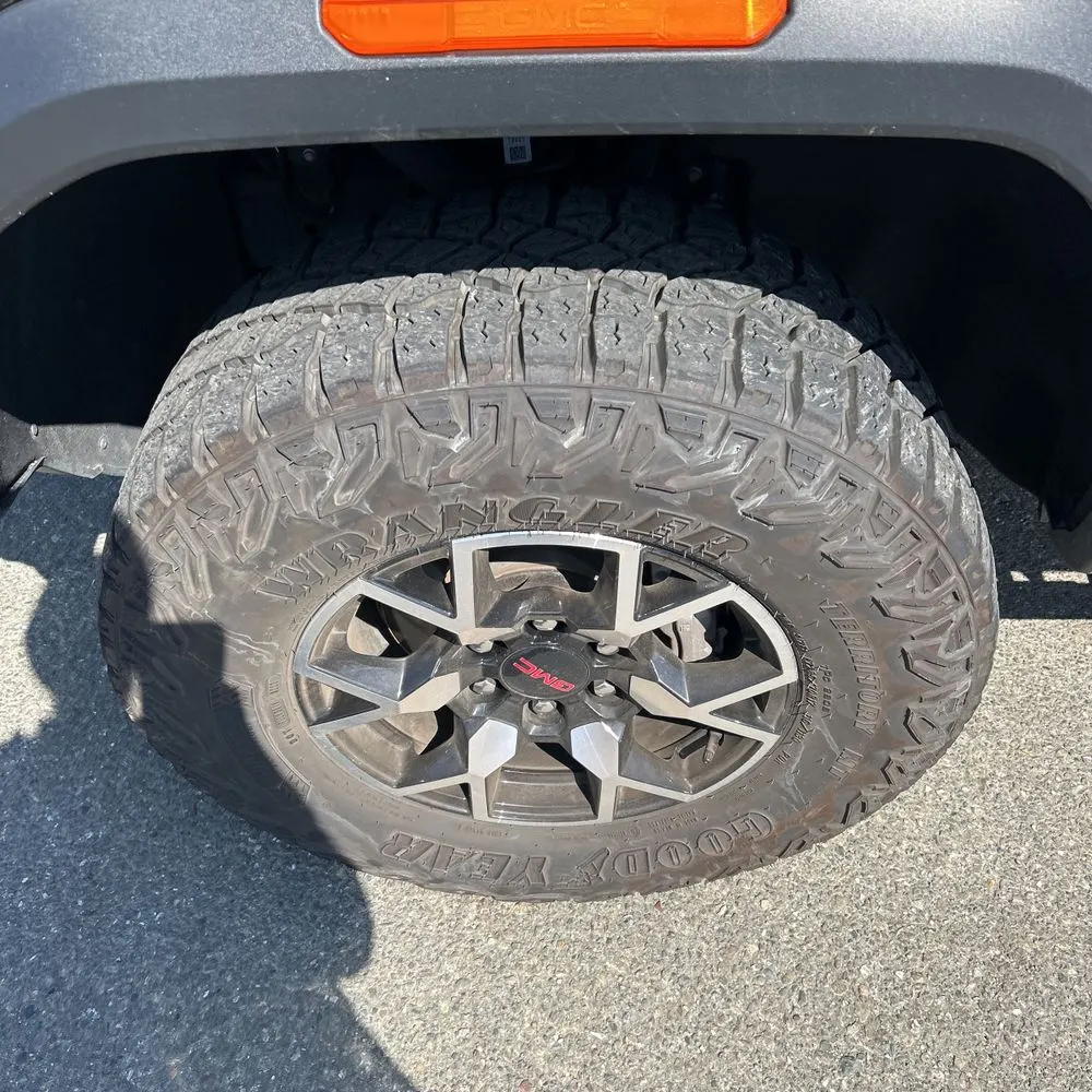 2023 GMC Canyon AT4X