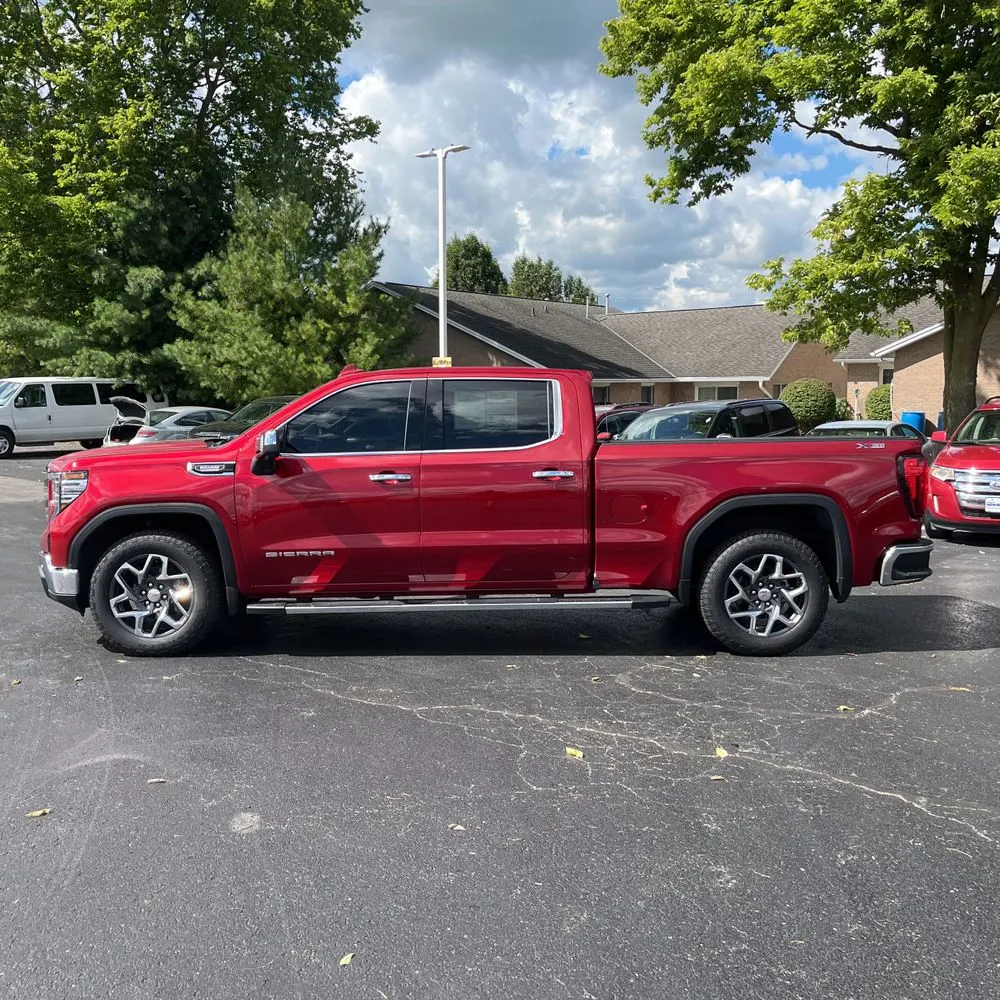 2024 GMC Sierra 1500 SLT
