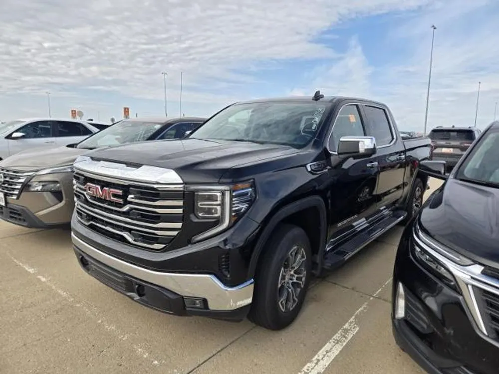 2024 GMC Sierra 1500 SLT