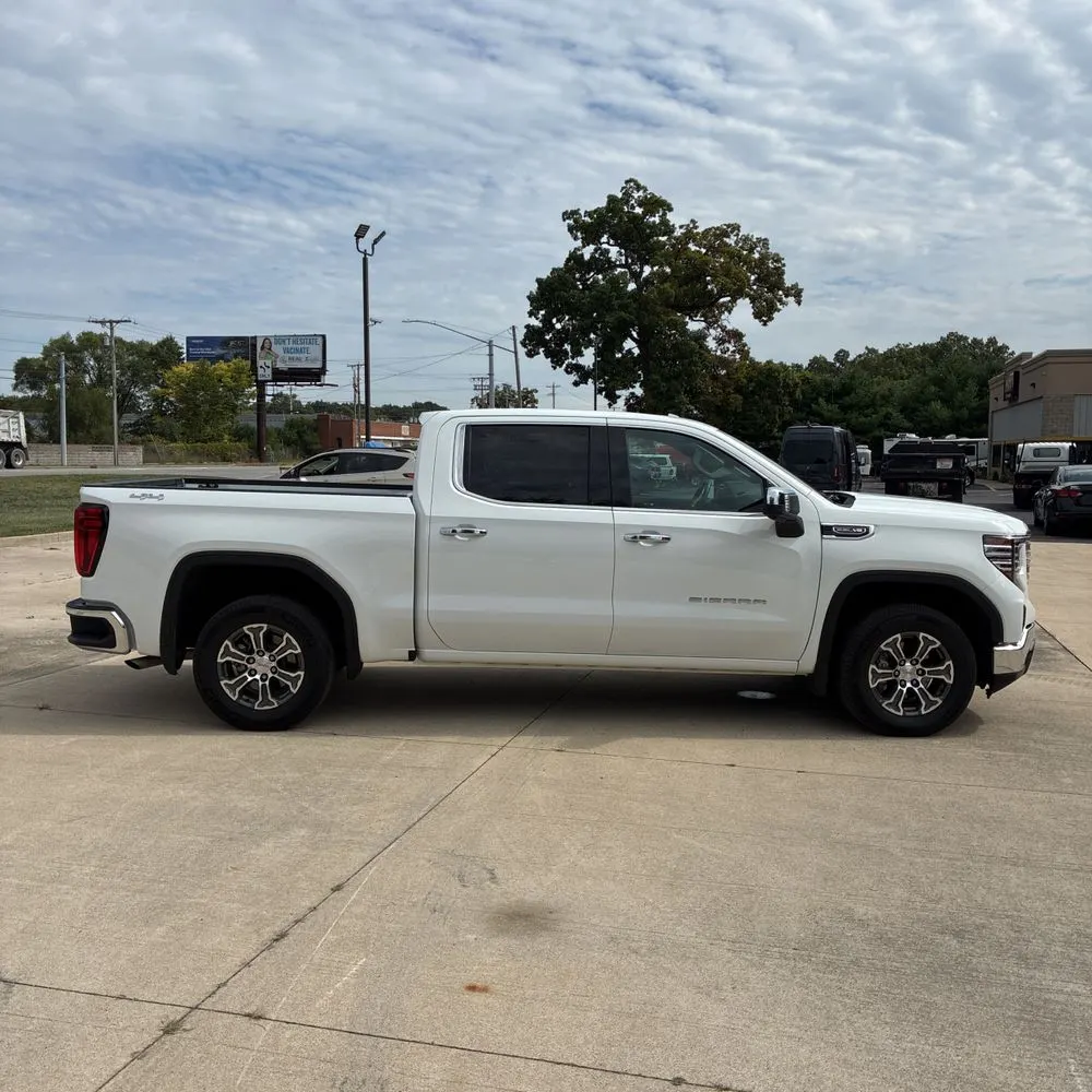 2025 GMC Sierra 1500 SLT