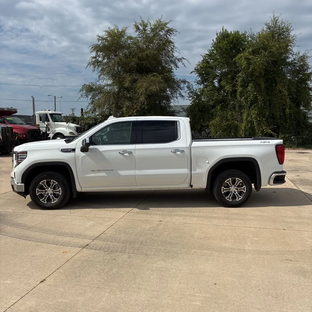 2025 GMC Sierra 1500 SLT