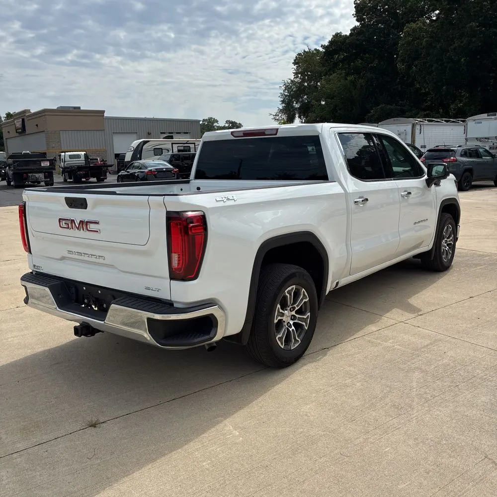 2025 GMC Sierra 1500 SLT