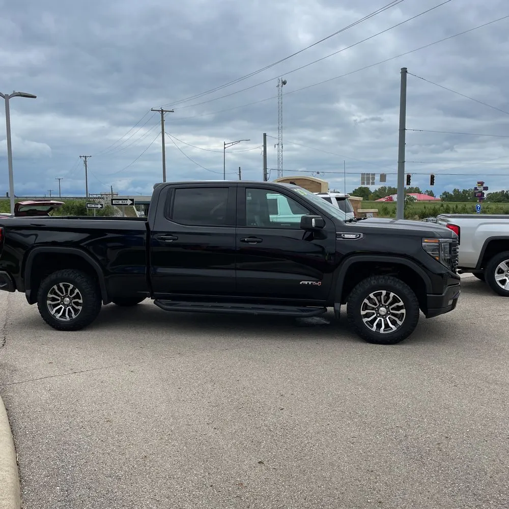 2023 GMC Sierra 1500 AT4