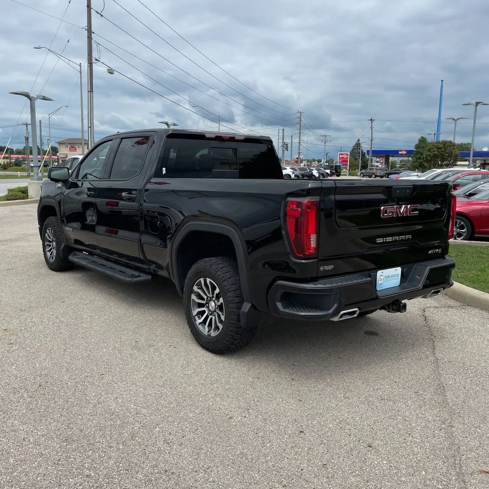 2023 GMC Sierra 1500 AT4