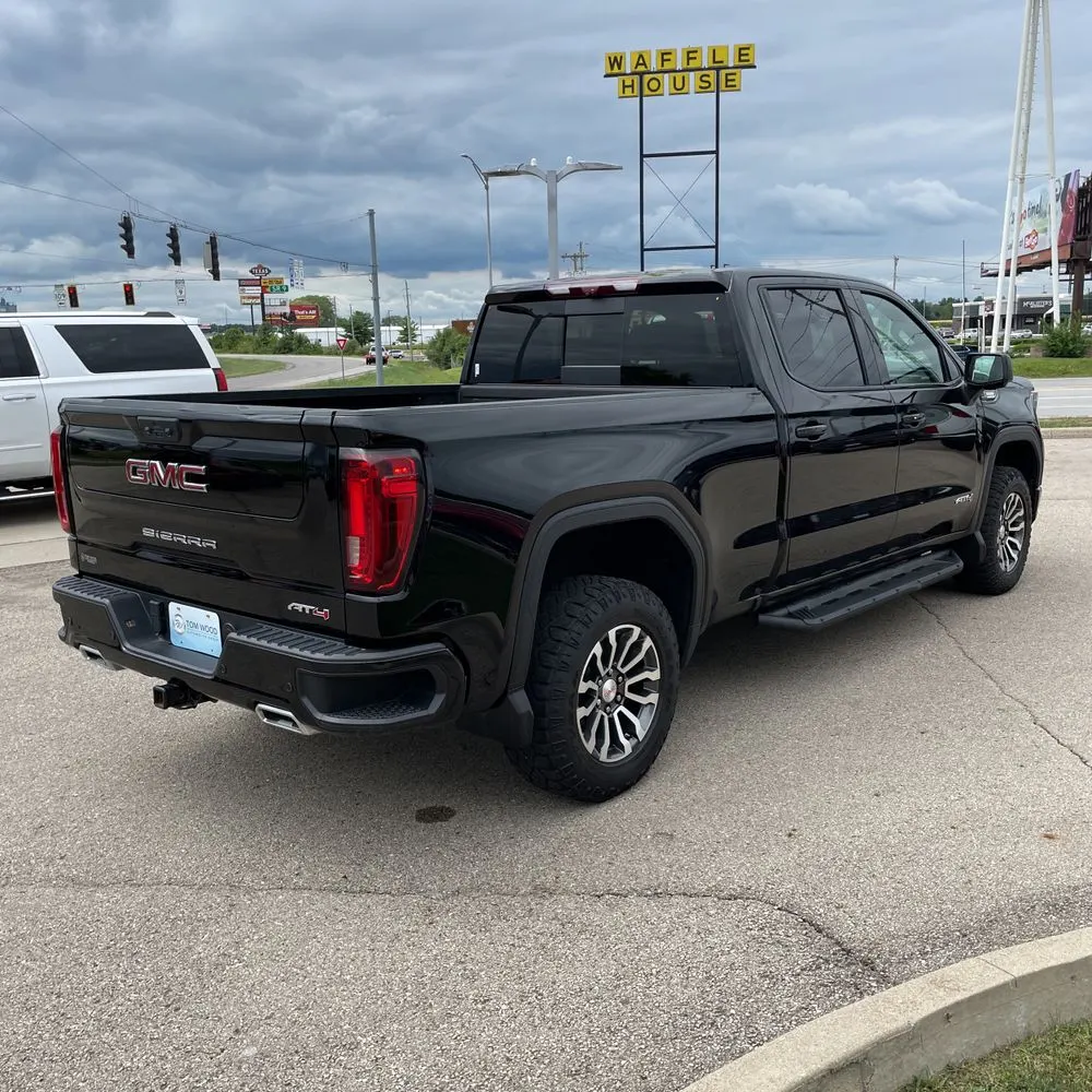 2023 GMC Sierra 1500 AT4