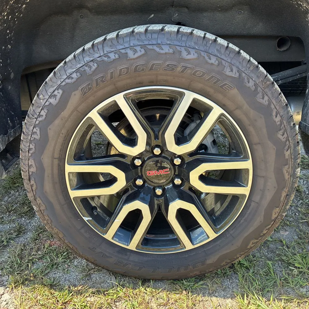 2023 GMC Sierra 1500 AT4