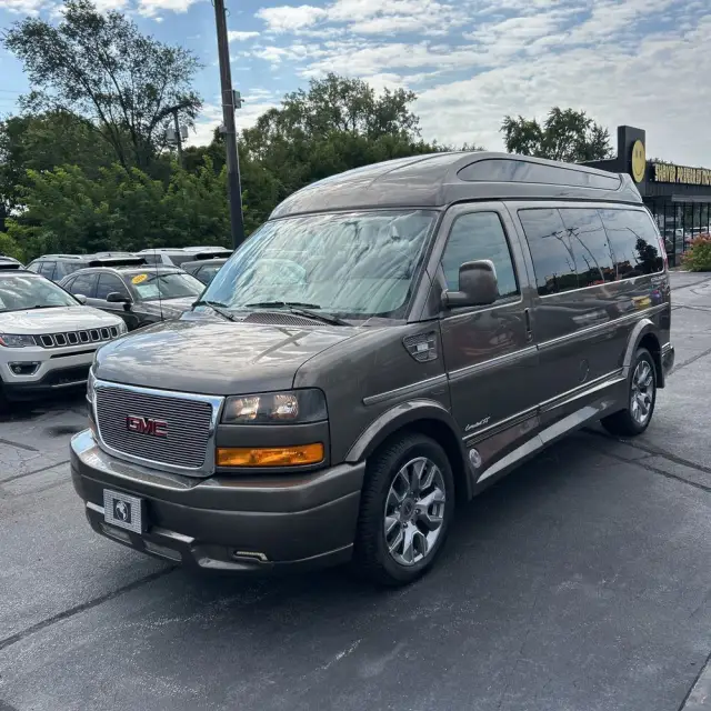 2023 GMC Savana 2500