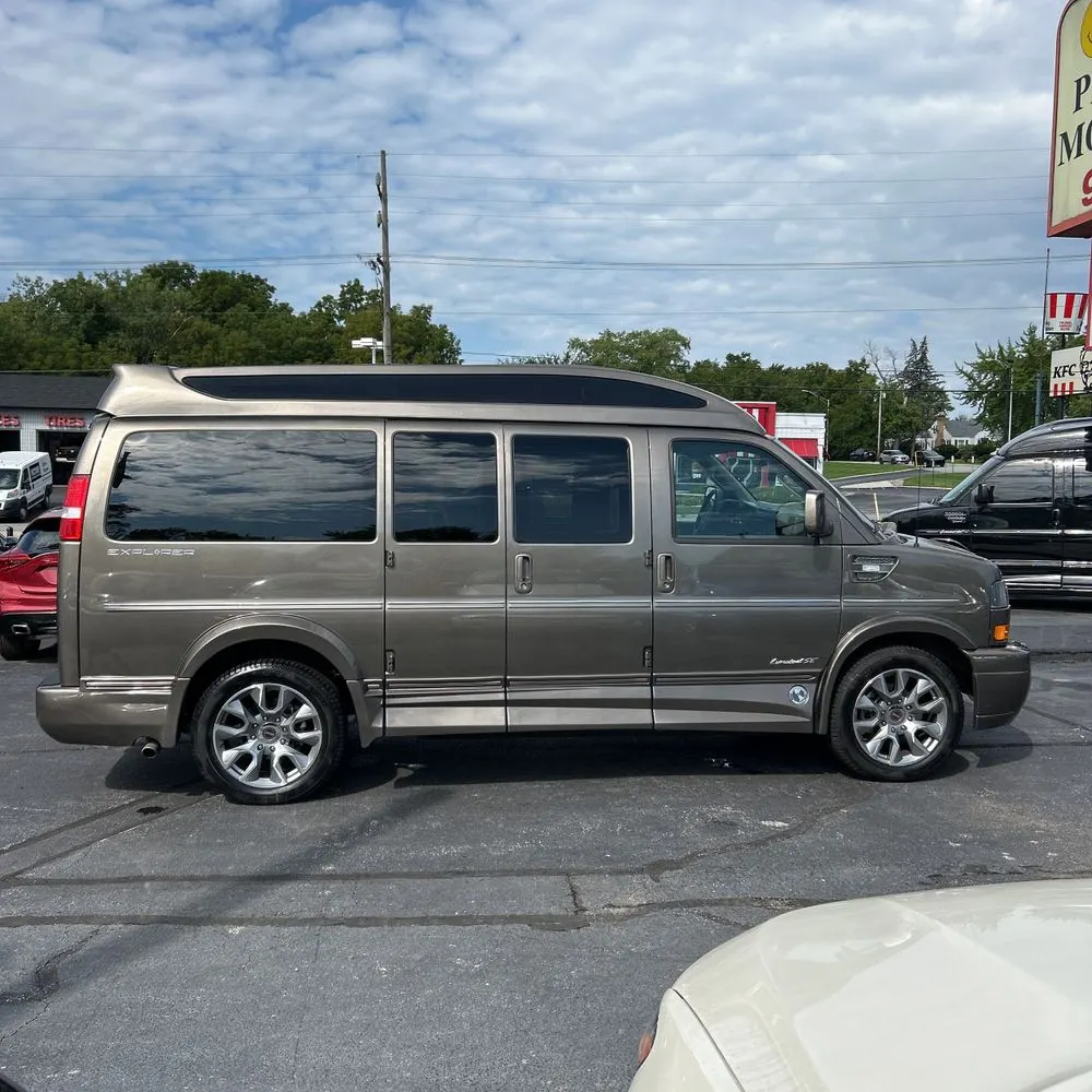 2023 GMC Savana 2500