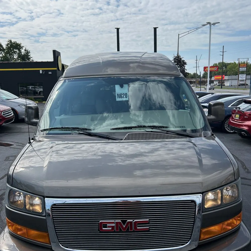2023 GMC Savana 2500