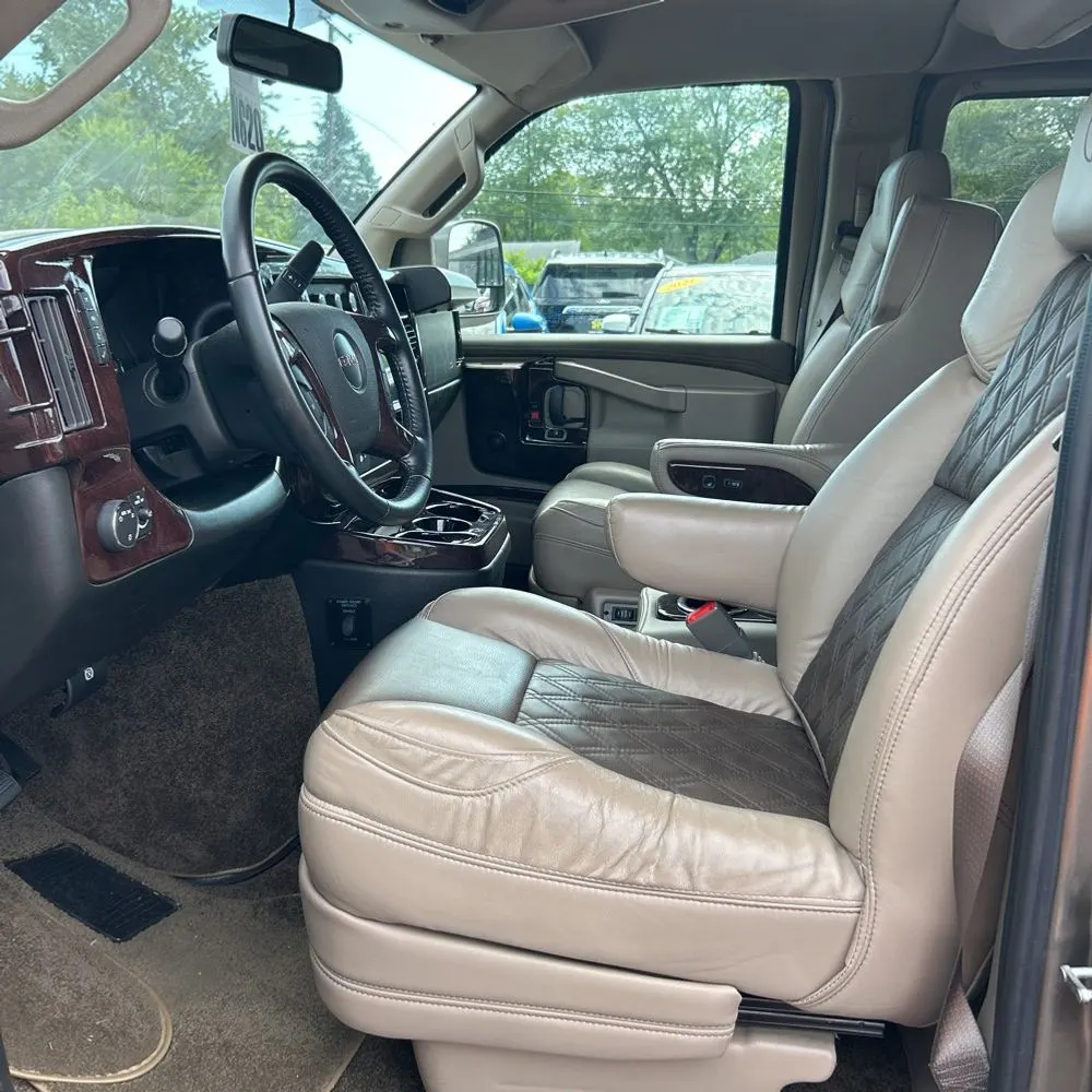 2023 GMC Savana 2500