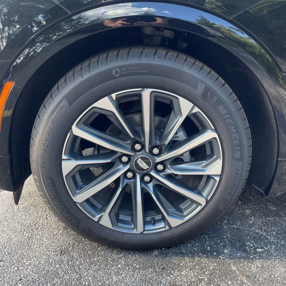 2025 Cadillac Lyriq Sport 1