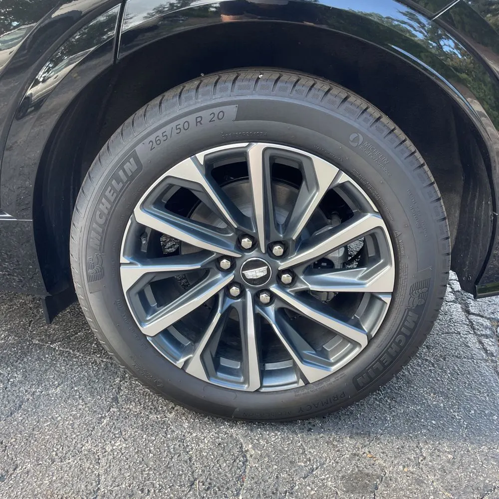 2025 Cadillac Lyriq Sport 1