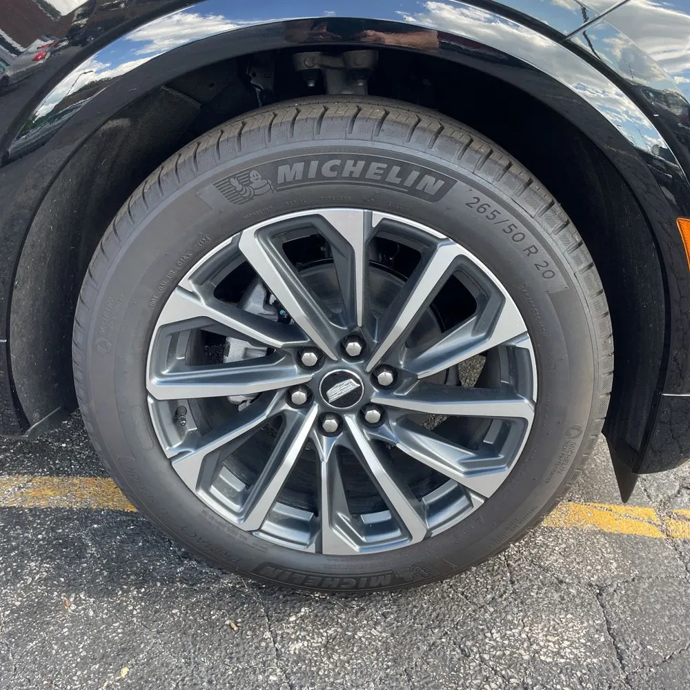 2025 Cadillac Lyriq Sport 1