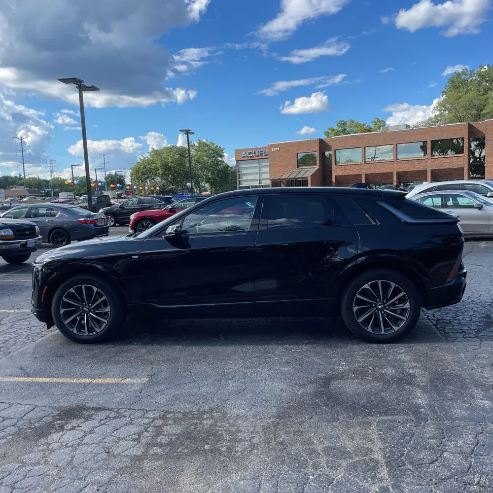 2025 Cadillac Lyriq Sport 1