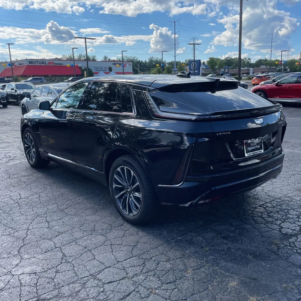 2025 Cadillac Lyriq Sport 1