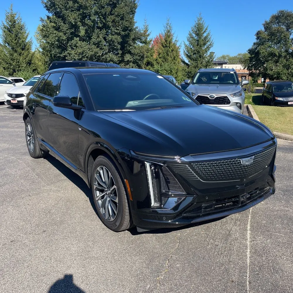 2025 Cadillac LYRIQ Sport 2