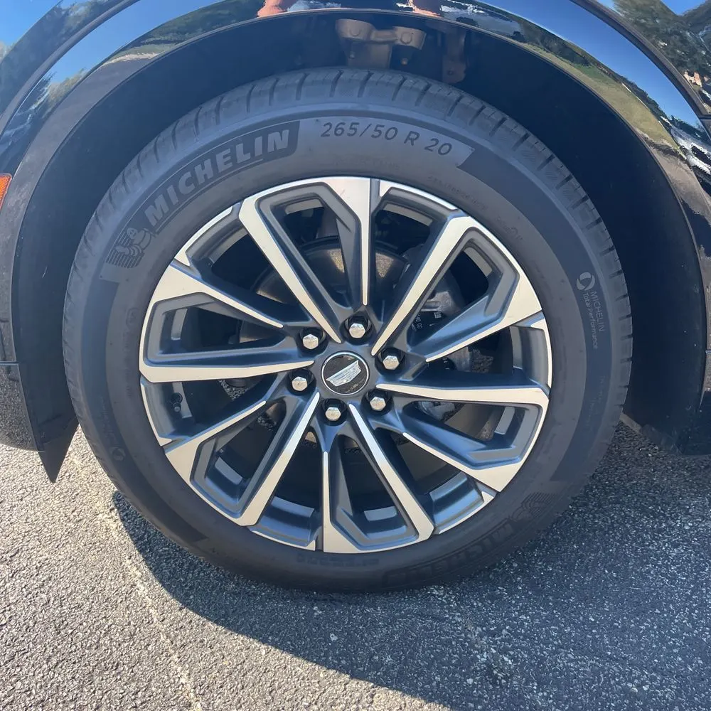 2025 Cadillac LYRIQ Sport 2