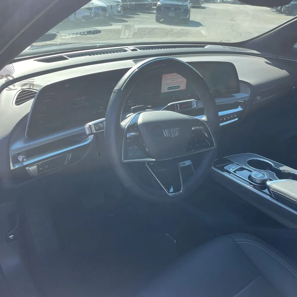 2025 Cadillac LYRIQ Sport 2
