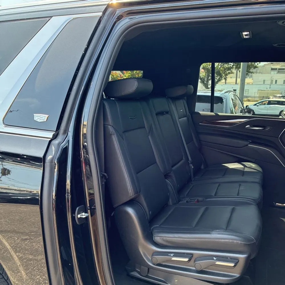 2023 Cadillac Escalade ESV Luxury