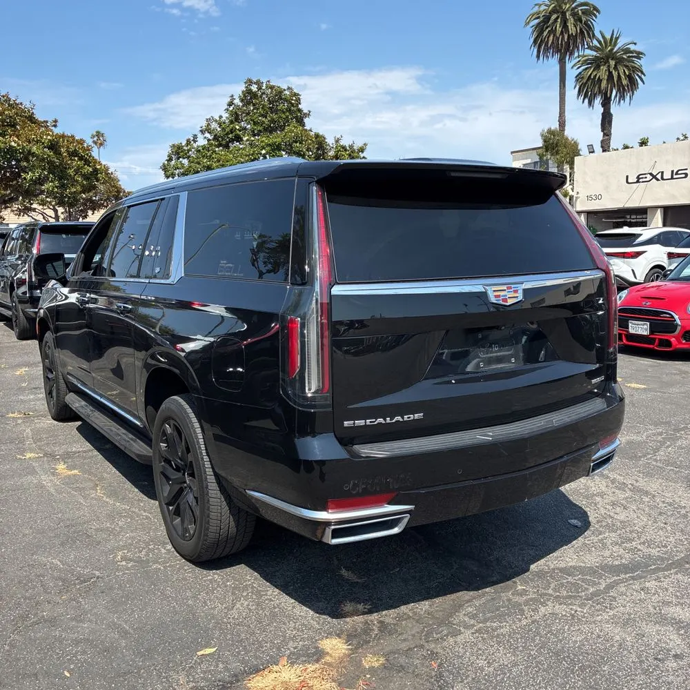 2023 Cadillac Escalade ESV Luxury
