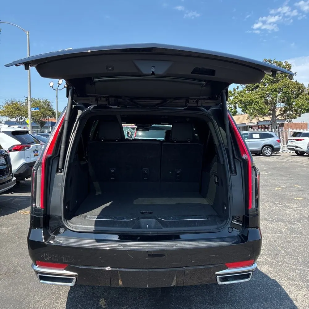 2023 Cadillac Escalade ESV Luxury
