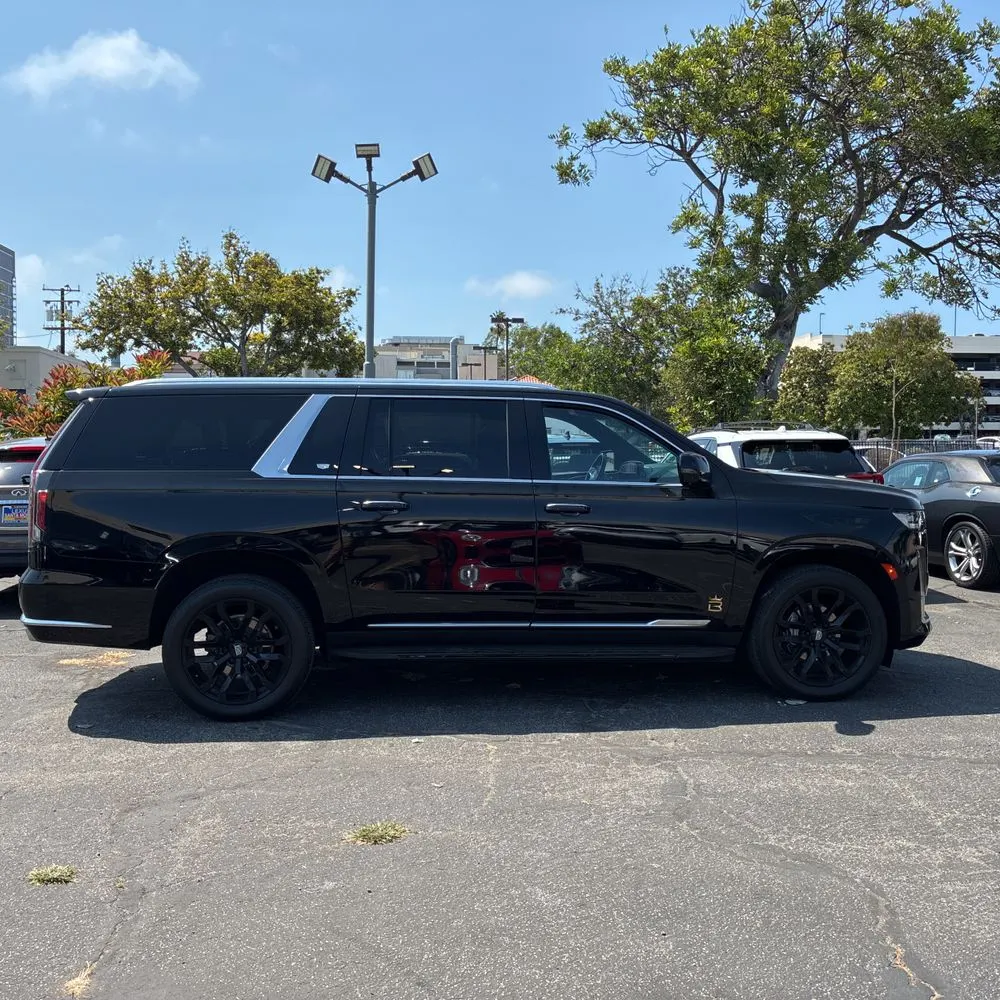 2023 Cadillac Escalade ESV Luxury