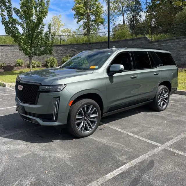 2023 Cadillac Escalade Sport