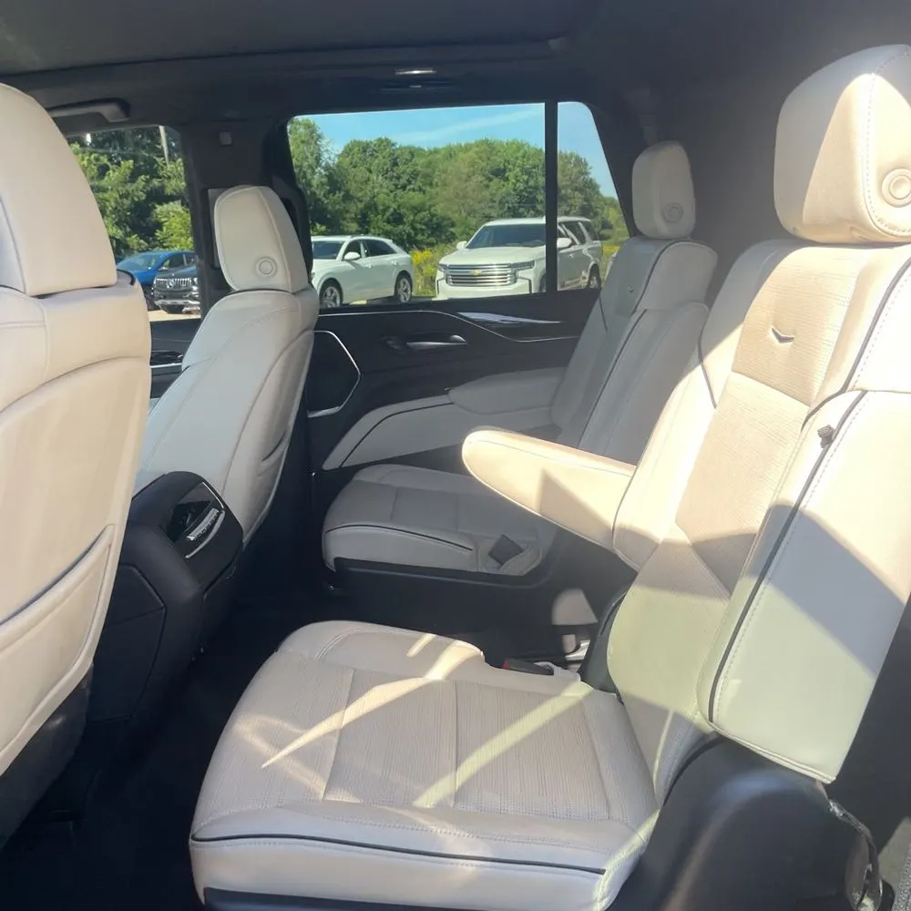 2023 Cadillac Escalade Sport