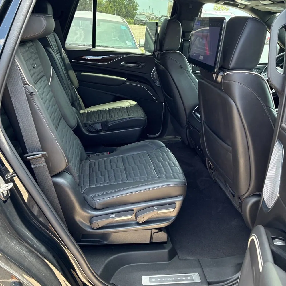 2023 Cadillac Escalade Sport Platinum