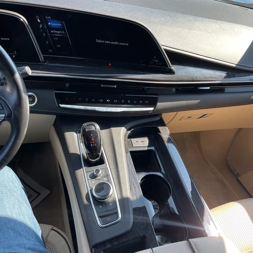 2022 Cadillac Escalade Premium Luxury