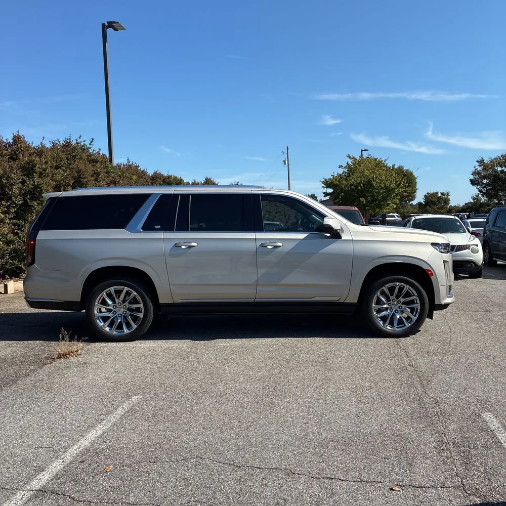 2023 Cadillac Escalade ESV Premium Luxury
