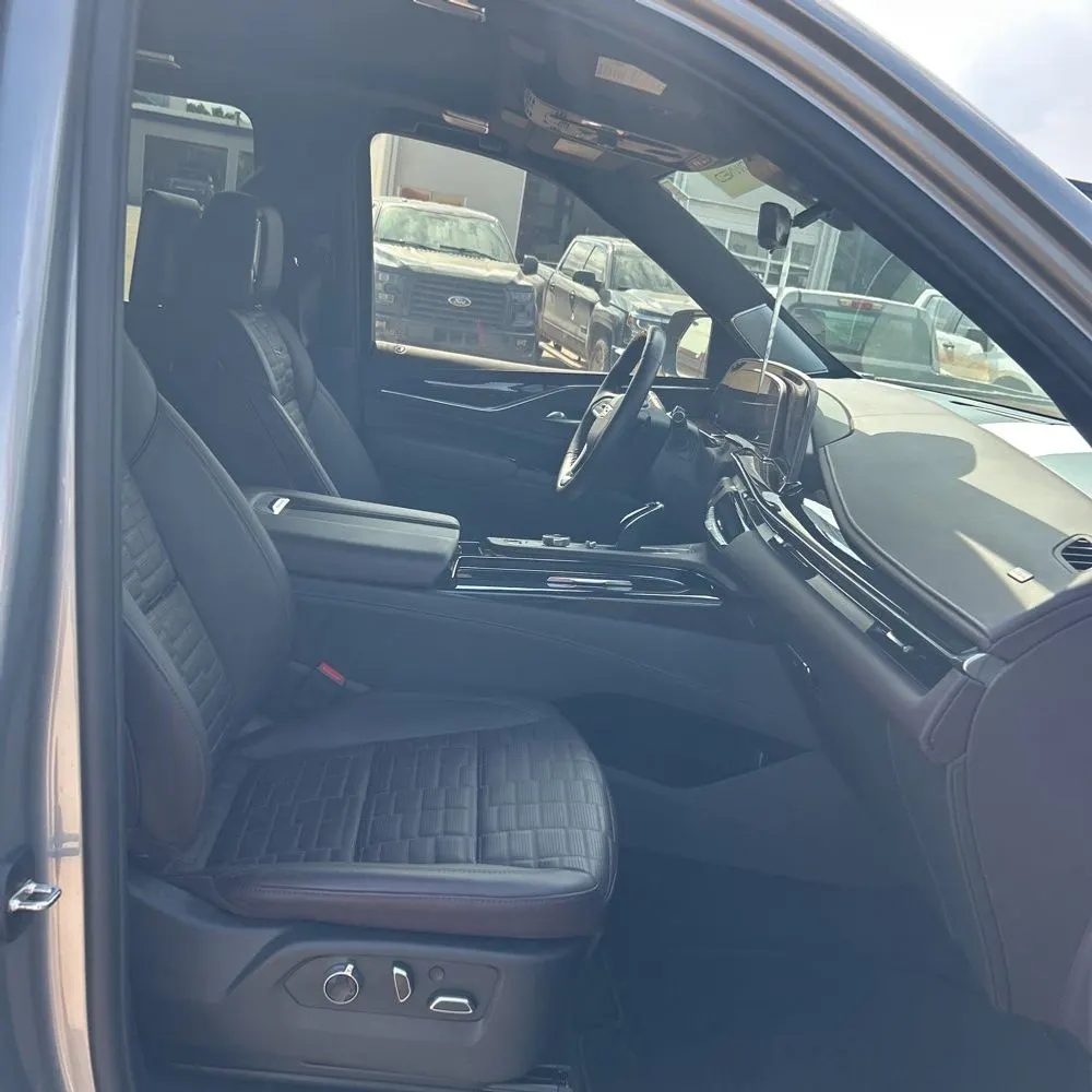 2024 Cadillac Escalade ESV Premium Luxury Platinum