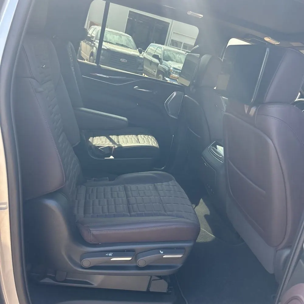 2024 Cadillac Escalade ESV Premium Luxury Platinum