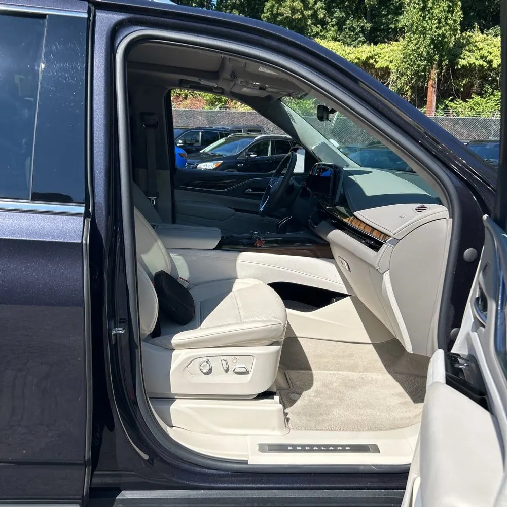 2023 Cadillac Escalade ESV Premium Luxury Platinum