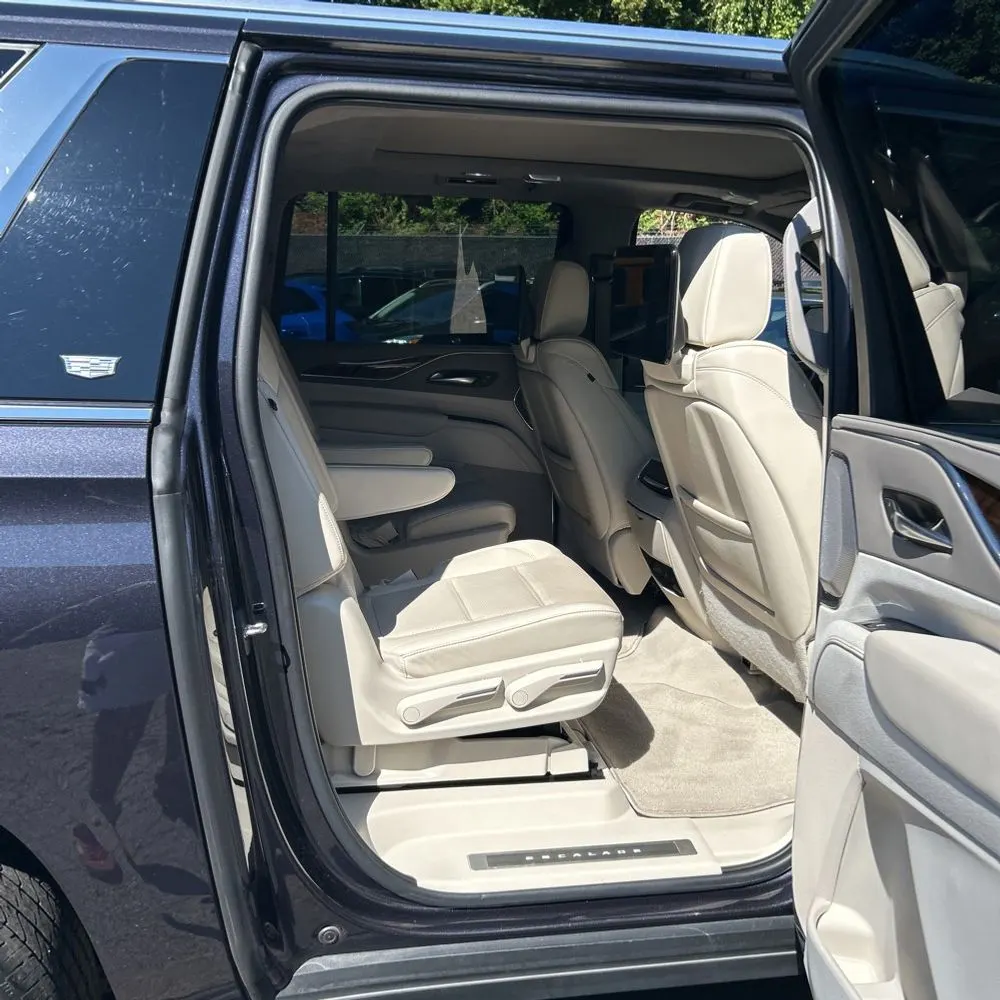2023 Cadillac Escalade ESV Premium Luxury Platinum