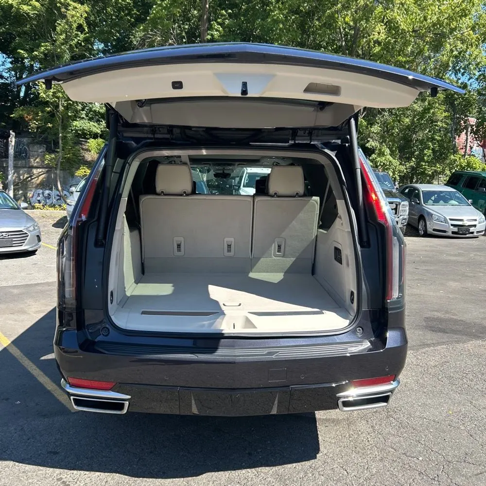 2023 Cadillac Escalade ESV Premium Luxury Platinum